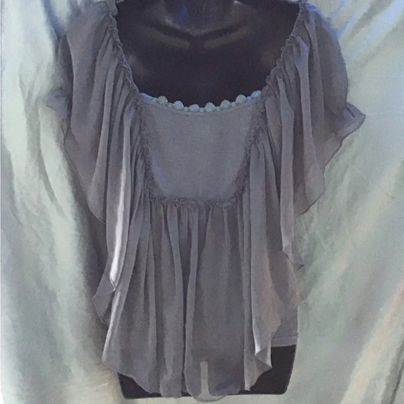 Esley blouse size small. ( Box CV ) - Picture 3 of 4